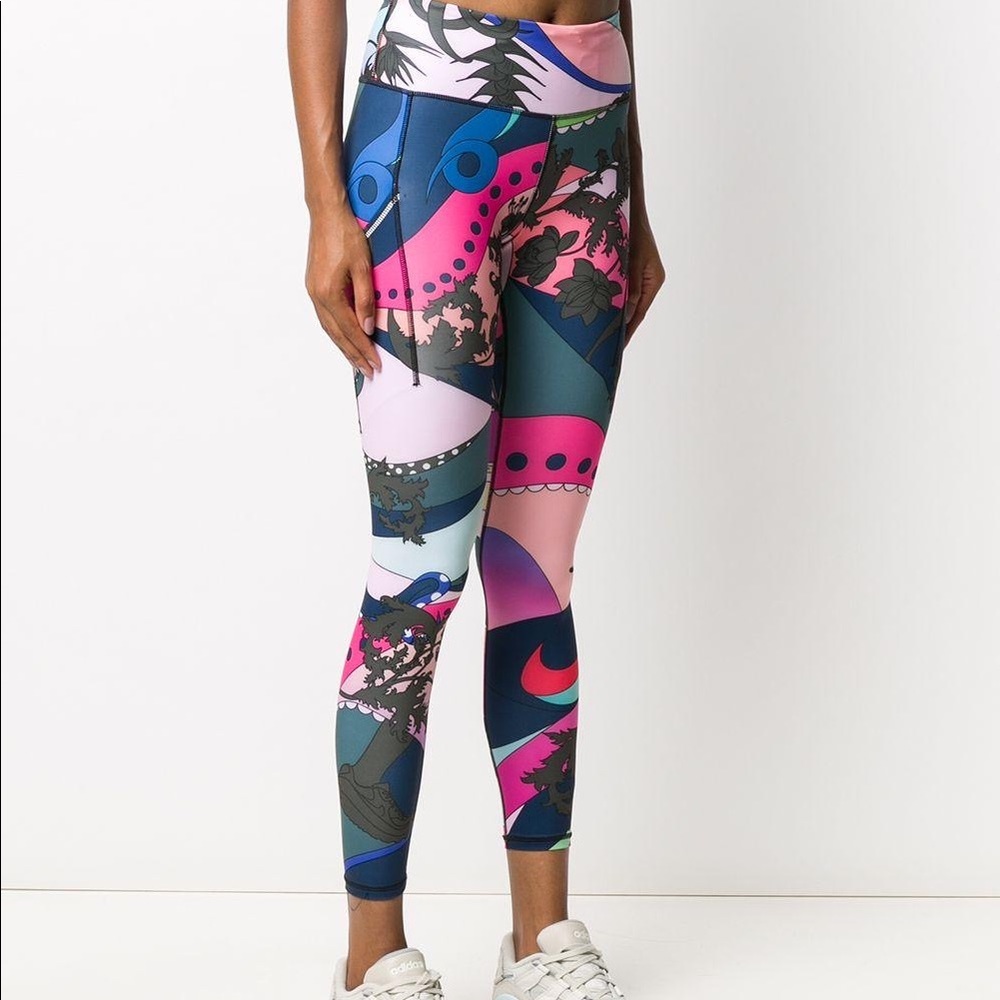BRAND NEW Epic Lux Icon Clash Nike Leggings